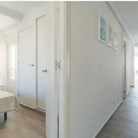 Lejlighed Modern 3 Slaapkamer Appartement, 10 Meter