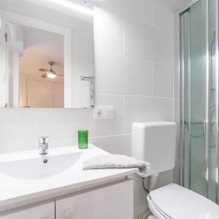 Lejlighed Modern 3 Slaapkamer Appartement, 10 Meter